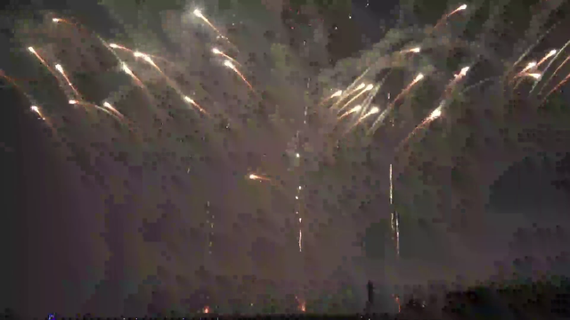 Crazy $300,000 fireworks finale