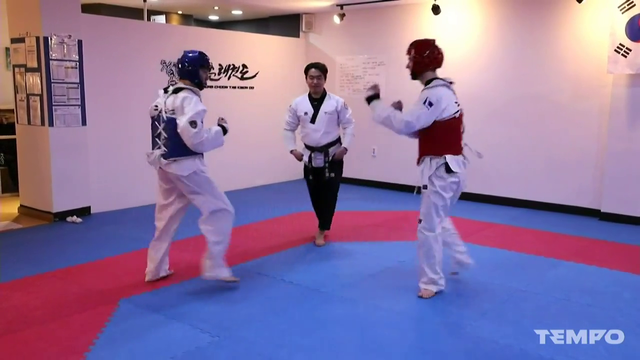 Jakenbake gets rolled on Taekwondo