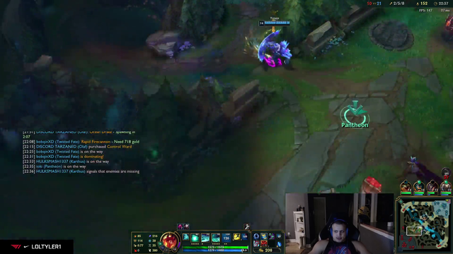 Trick2g goes for the play