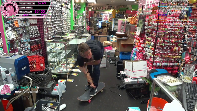DSKoopa challenged to a kickfip.