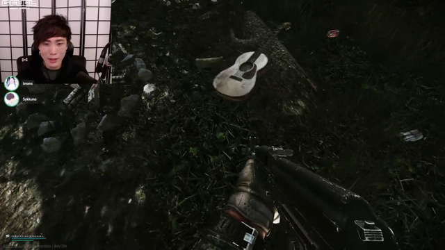 Sykkuno find a guitar to Fuslie