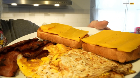 XQC tried his food