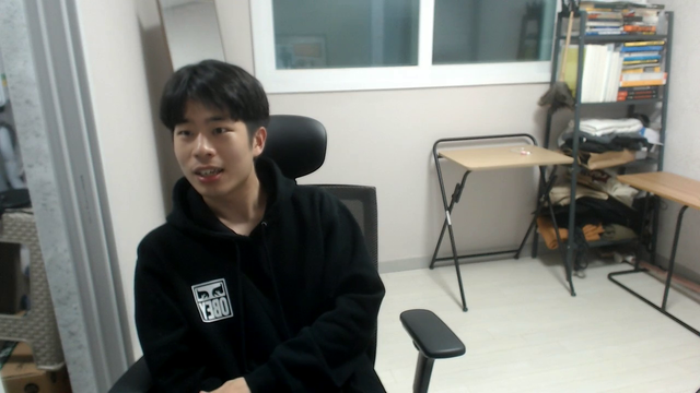 Korean streamer does backflip on stream