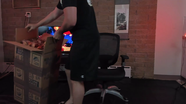 Streamer buys 1000 fortune cookies for content