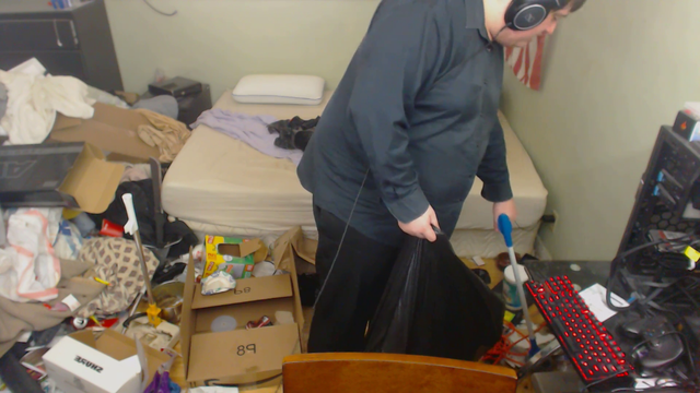 Jaegerr finds a pile of dead maggots in his room