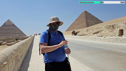 Tourist scammer gets weirded out