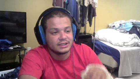 Greek roasted by Mizkif.