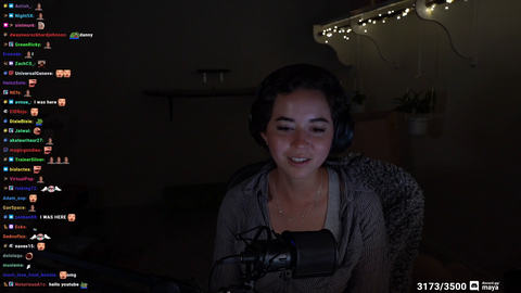 Maya finally does a live rendition of her famous hit single, "i"