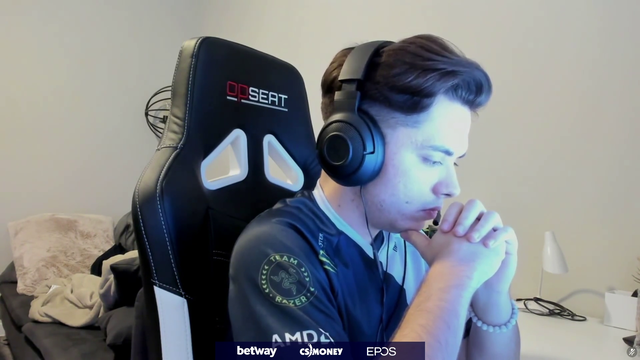 Pro CS stream does Australian fan cam
