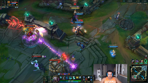 Thresh on T1's Team with Predictive Hook