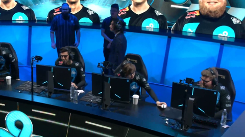 League of Legends player has a question of the refs