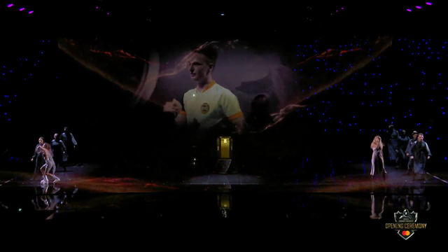 LOL Worlds Ceremony - Awesome interaction between CGI and performer