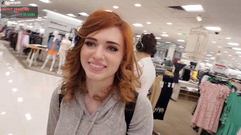 actual footage of Amouranth's moderators