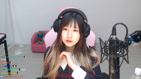 Hachubby gives chat what they want