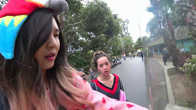 2 Girls Getting Blown