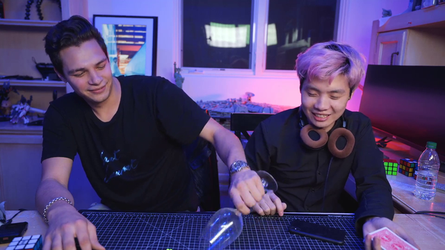 Magician gets hungry during stream (DON'T TRY THIS AT HOME)