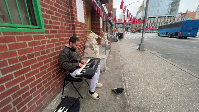 Homeless tone-deaf former-streamer performs for pennies in NYC