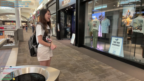 ExtraEmily talks to her fans in meet & greet at mall