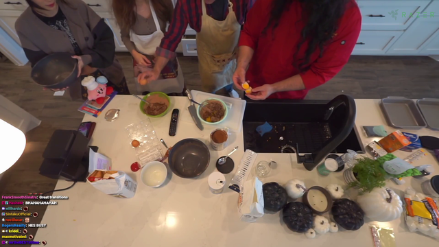 Henry Teaches Esfand a cooking trick