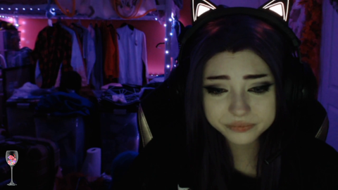 Emiru's friend, bonniebonkers, reveals that that Emiru a mod/friend of Emiru abused her