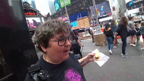 Guy wants a 'Selfie' with Andy