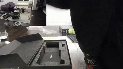 xQc's 3090 doesn't fit in his new PC build