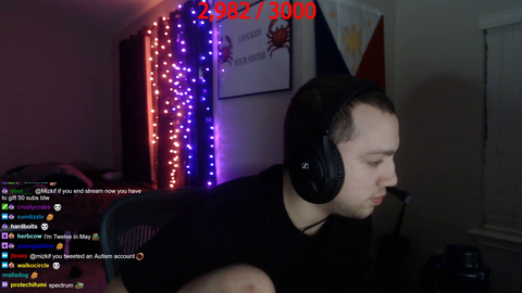 Mizkif shits on an autism awareness account on twitter