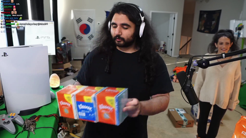 Esfand gets thoughtful gift