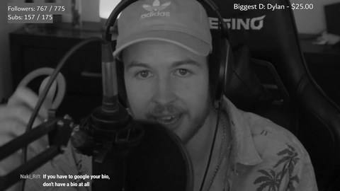 Female viewer makes tinder account gets more likes in 10 minutes than streamer has over 4 years
