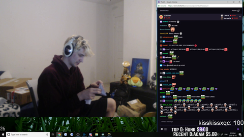 xqc's dumbass unfolds a fan's origami