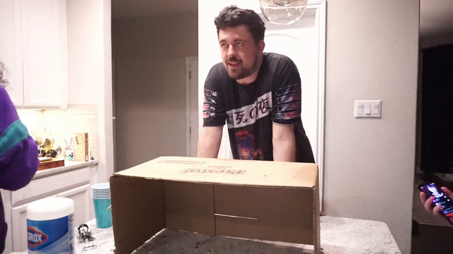 Sodapoppin's bestfriend choosing between his gf or his mom