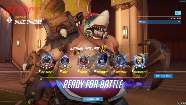 M0xyy is having fun playing with his friends