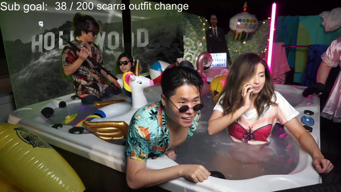 Scarra comes back in his Maid outfit