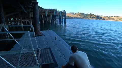 Brave girl saves a small child from falling into the water