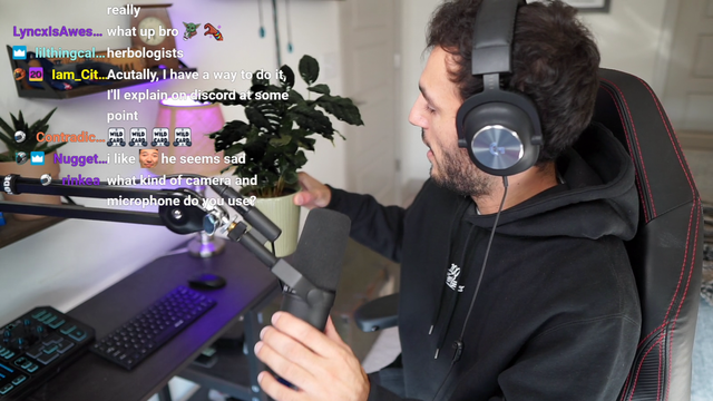 Plant gives streamer a funny look