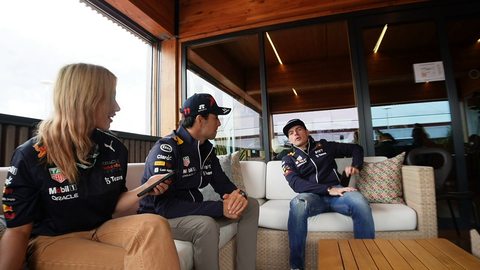 F1 World champion Max Verstappen tries to set his friend up with twitch streamer