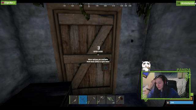 Girl's first time playing Rust *headphone warning*