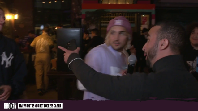 Mitch fixes Oda's Mic