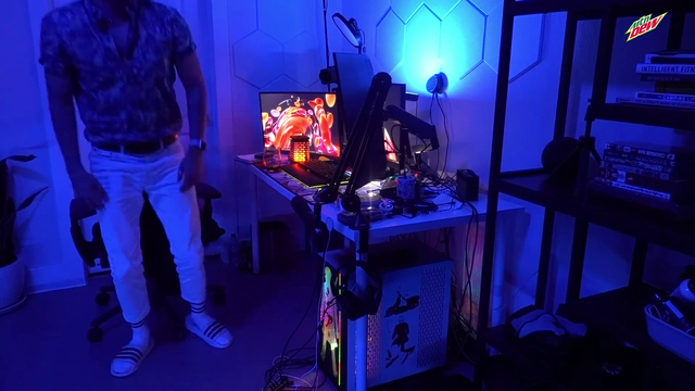 Cyr forgets to turn off stream