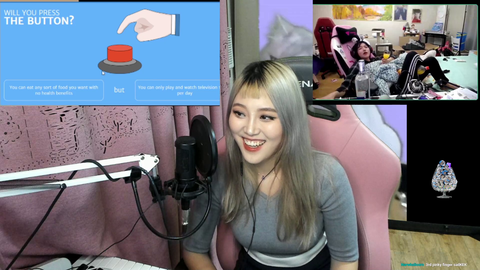Yugi terrified by camgirl
