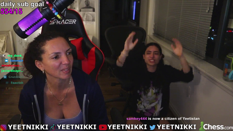 Small streamer gets excited after being raided by mizkif