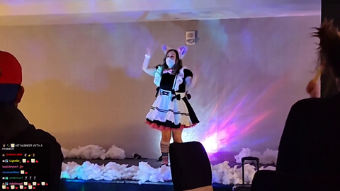 Jinny visits the weeb con