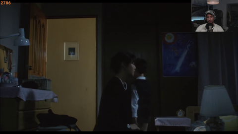 Japanesse women gets a call