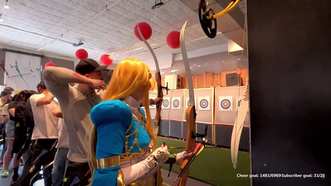Zelda Cosplay does not enhance archery skills