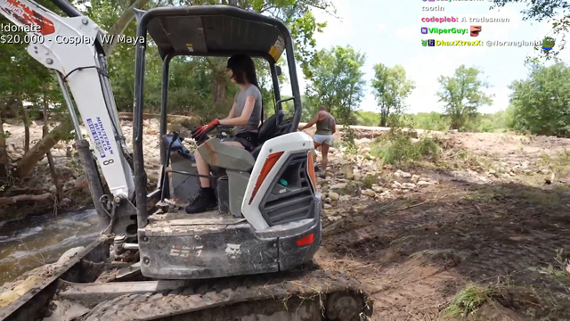 Emiru's first time in the Excavator
