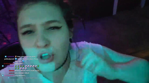 Drunk girl tells stream why she failed college WeirdChamp