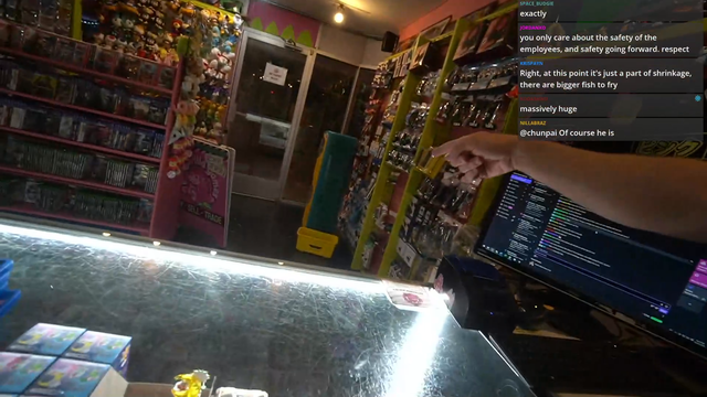 DSKoopa talking about store getting robbed at gunpoint