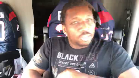 Wholesome Trucker shows his Gaming Setup inside of his Truck