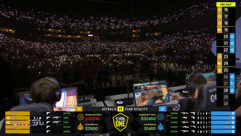 casters challanged the crowd to do the mexican wave with the phone lights and they've done it