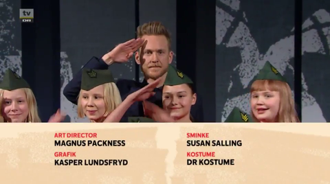 Girl accidentally does the german salute on national TV